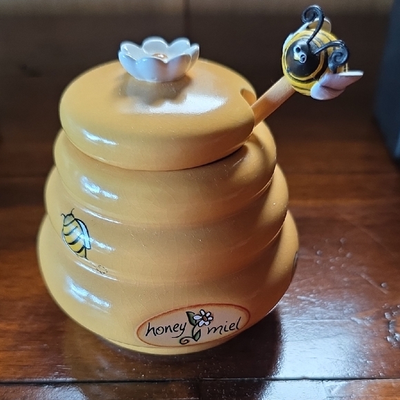 Other - Ceramin Honey Bee Honey Set Featuring A Wooden Dipper With Honey Bee On Top.